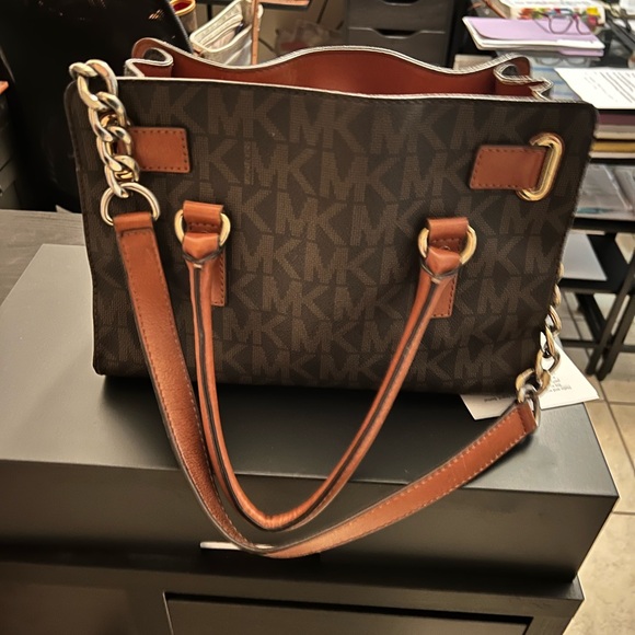 $120 Michael Kors good shape - Picture 4 of 7